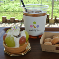 サイクリングの醍醐味は美しい景色とおいしい休憩 散走途中の休憩タイムは地元の食材を使った美味しいもので。（写真はツアープログラムの1コマです）
